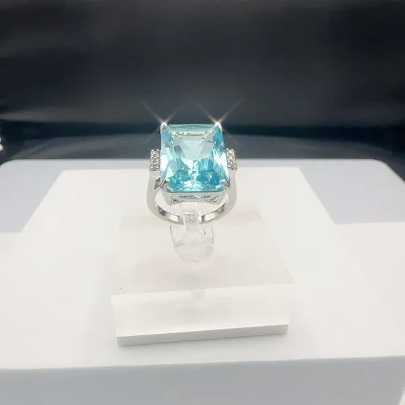 Aquamarine CZ Silver Tone Cocktail Ring Size 6 - Picture 10 of 11